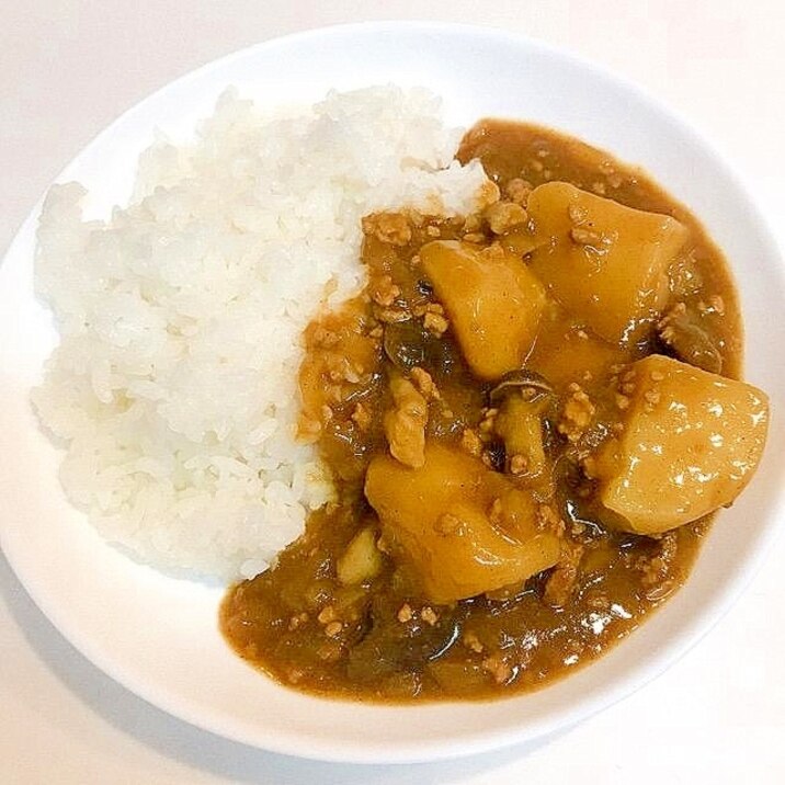 ゴロンとじゃがいも♪しめじとひき肉のカレーライス